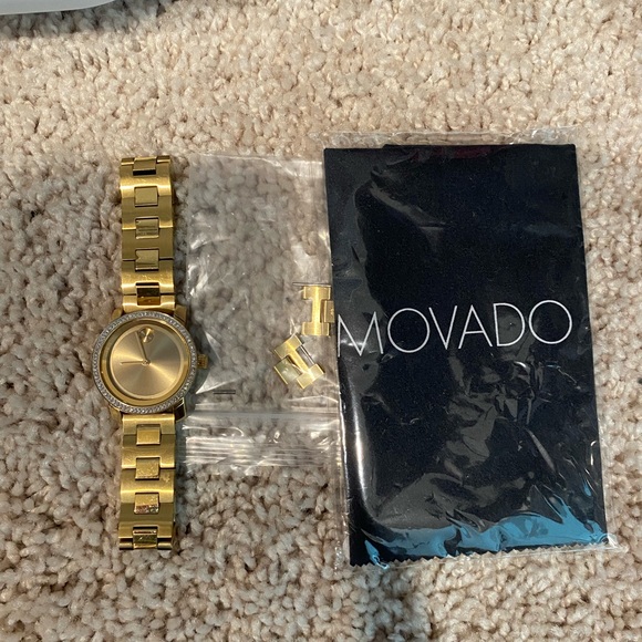 ‼️PRICE IS FIRM‼️Women bold Swiss Movado watch - Picture 7 of 8